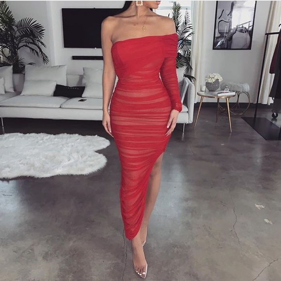 🆕Gorgeous golden Virgin Mary necklace 🙏🏻💕 - Picture 7 of 8